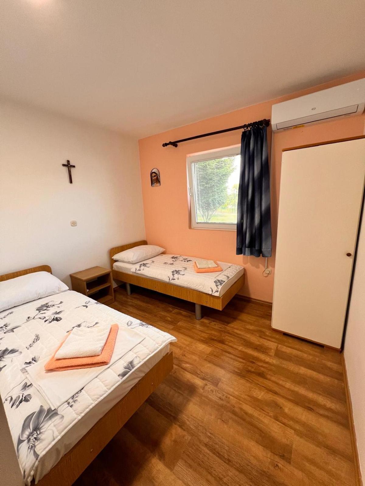 Casa Del Pellegrino M&A - Ostojici Hotel Međugorje Екстериор снимка