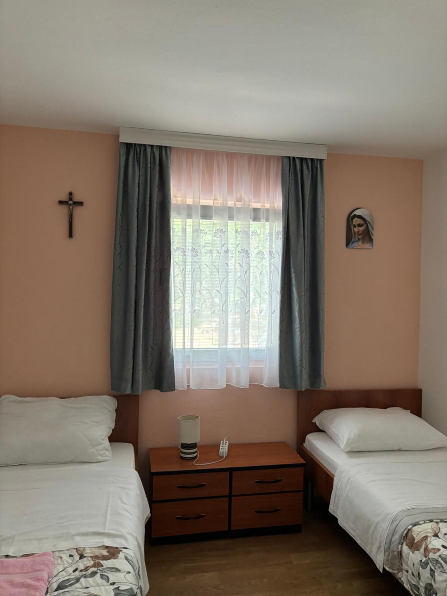 Casa Del Pellegrino M&A - Ostojici Hotel Međugorje Екстериор снимка
