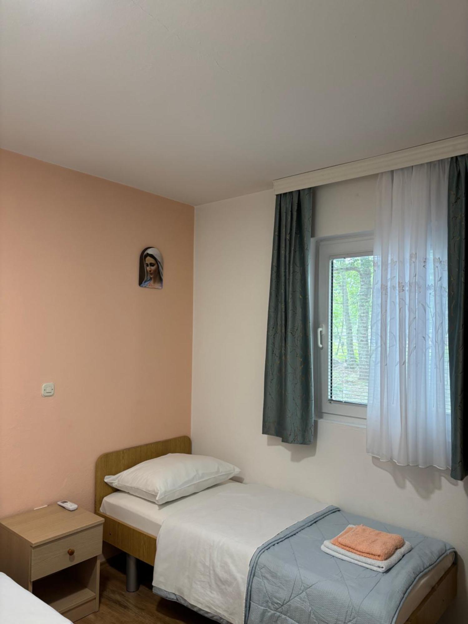 Casa Del Pellegrino M&A - Ostojici Hotel Međugorje Екстериор снимка